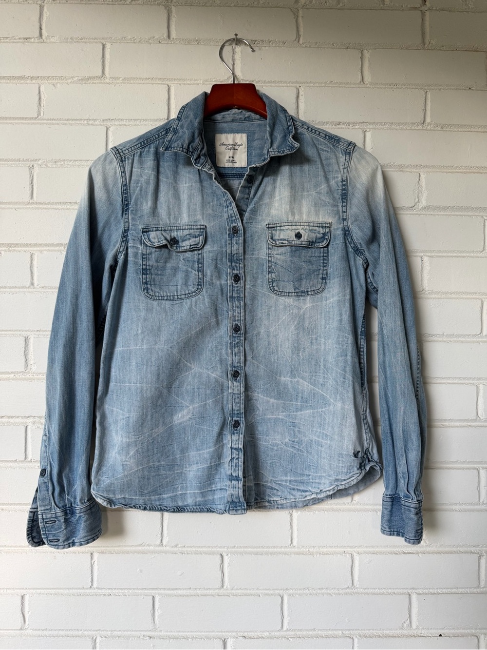 American Eagle Outfitters Light Wash Denim Button Down Shirt - M